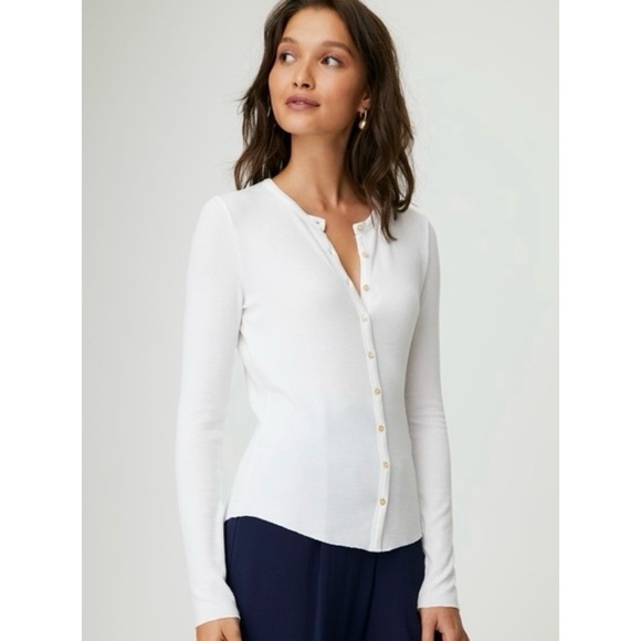 Aritzia Tops - Aritzia wilfred oceane long sleeve ribbed shirt white